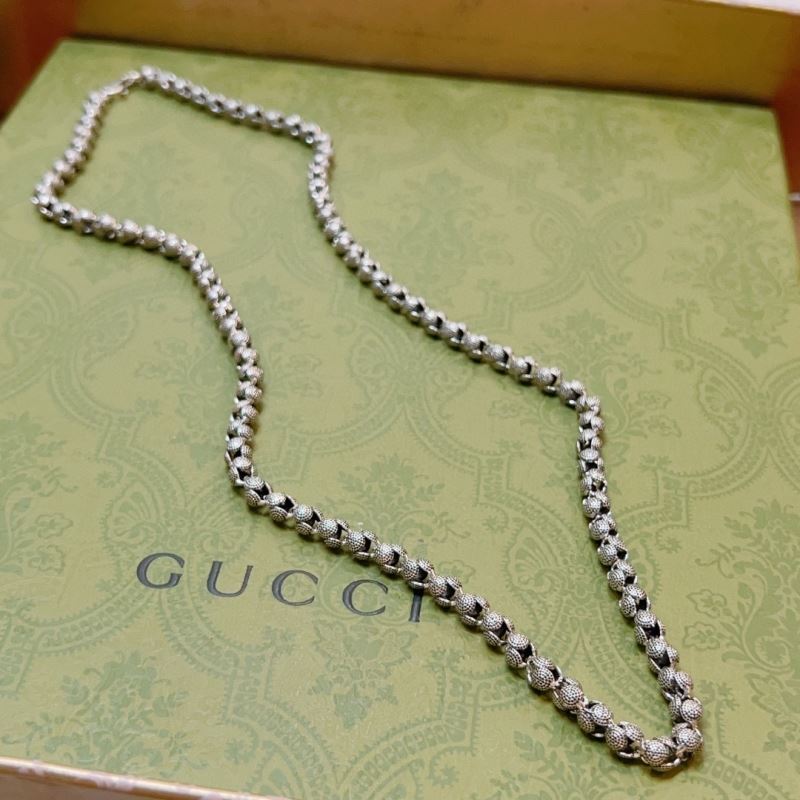 G*u*i necklaces